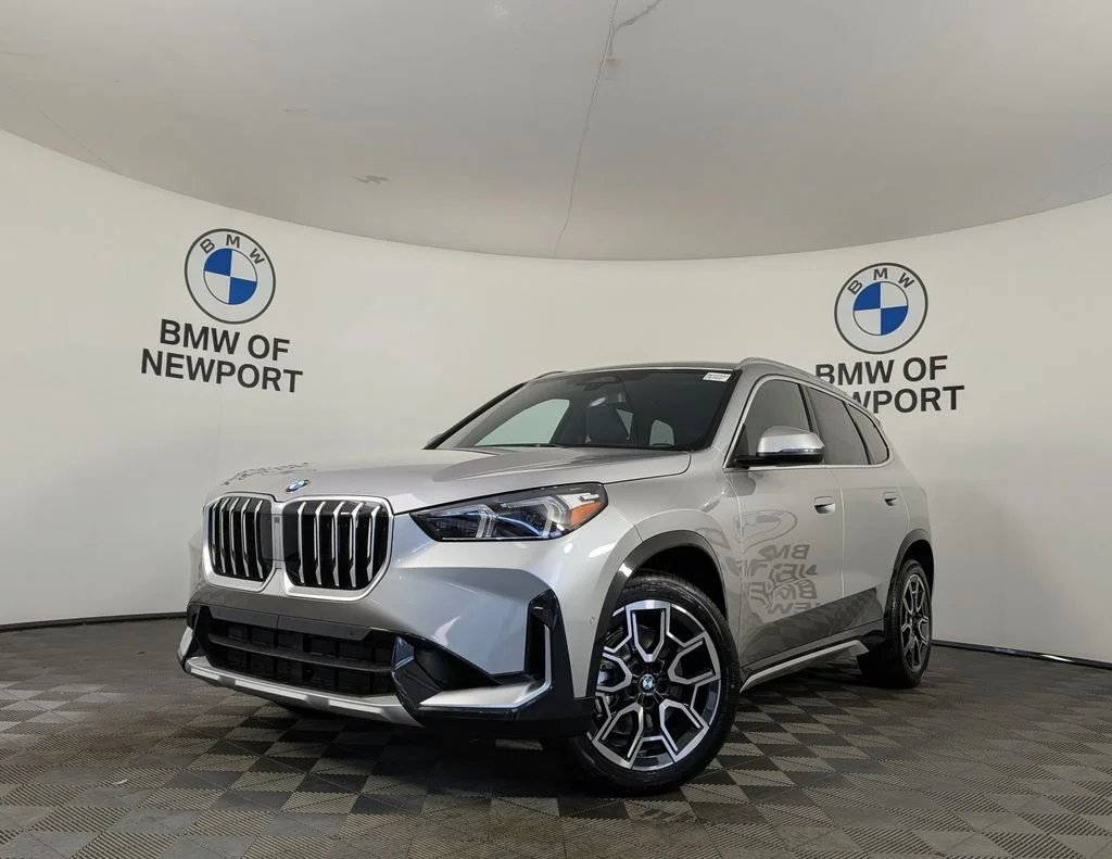 New 2026 Space Silver Metallic BMW xDrive28i image 1