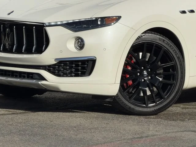 Used 2019 White Maserati S GranLusso image 7