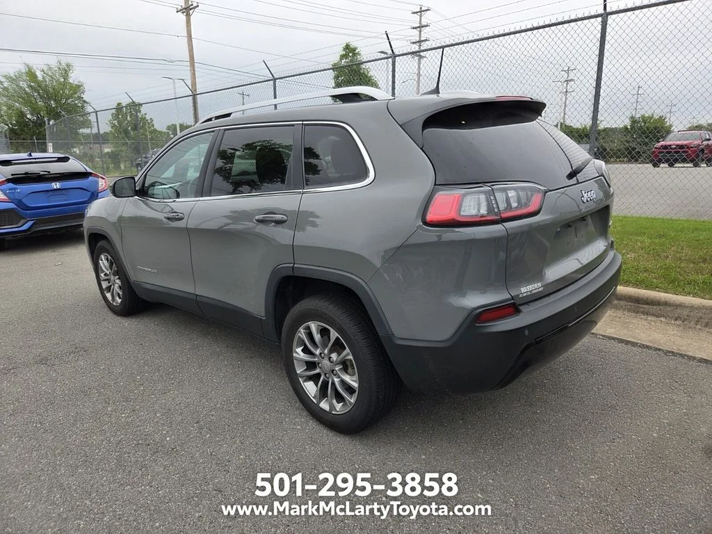 Used 2020 Gray Jeep Latitude Plus image 7