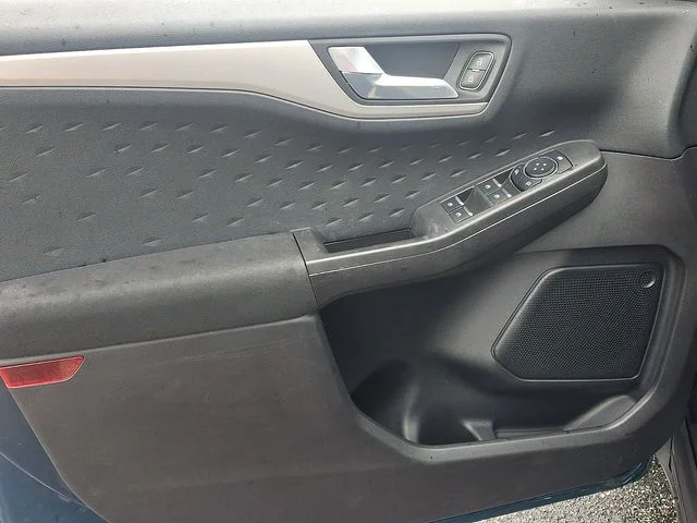 Used 2020 Green Ford SE image 12
