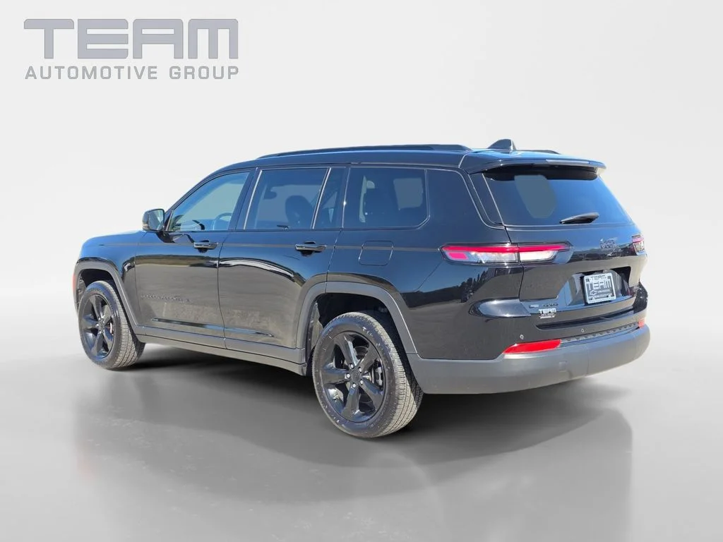 Used 2022 Black Jeep Limited image 5