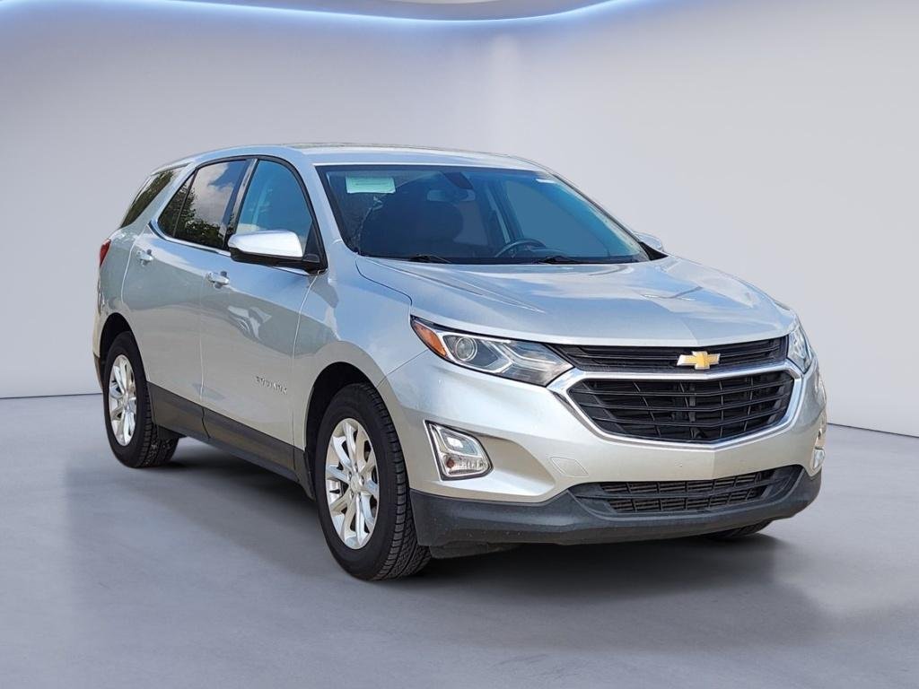 Used 2018 Silver Ice Metallic Chevrolet LT image 3