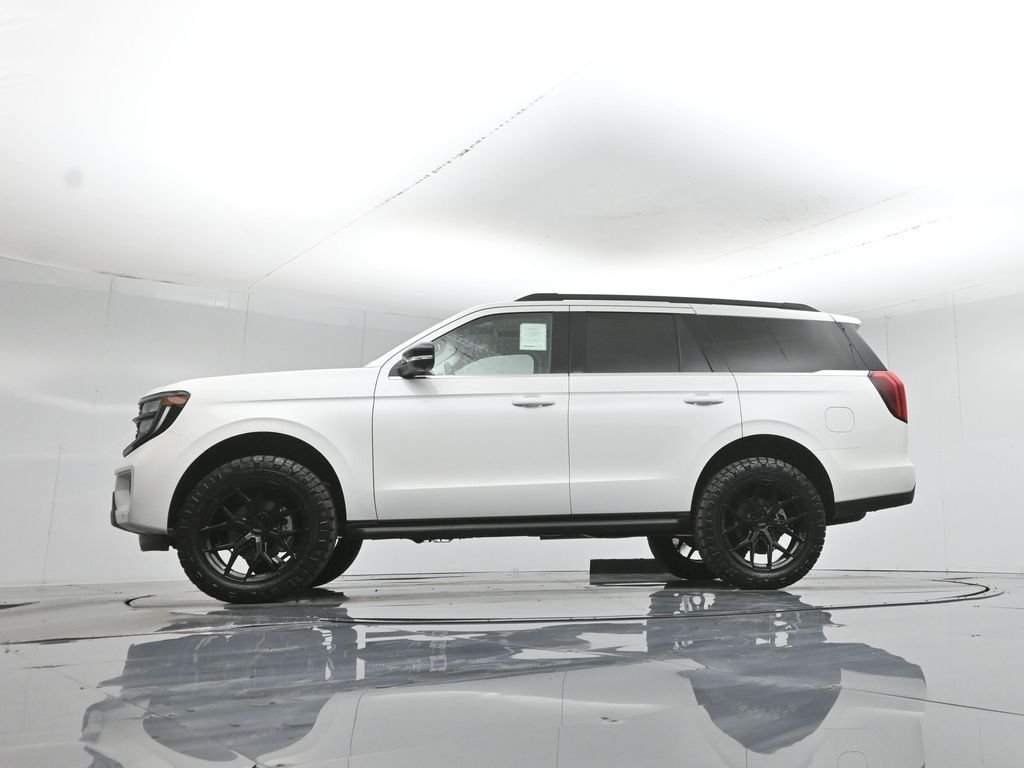 New 2026 Star White Metallic Tri-Coat Ford Active image 52