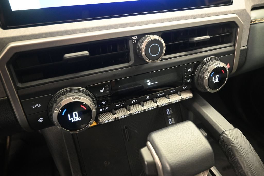 Used 2025 White Toyota Trailhunter image 16