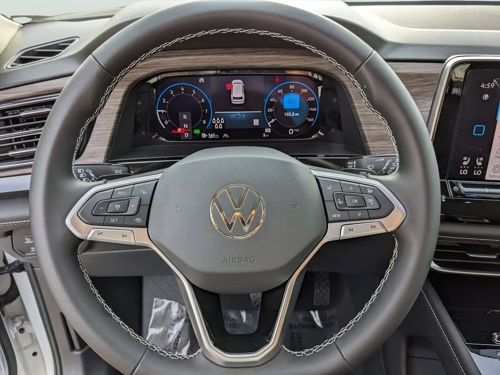 New 2026 White/off-white Volkswagen SEL image 27