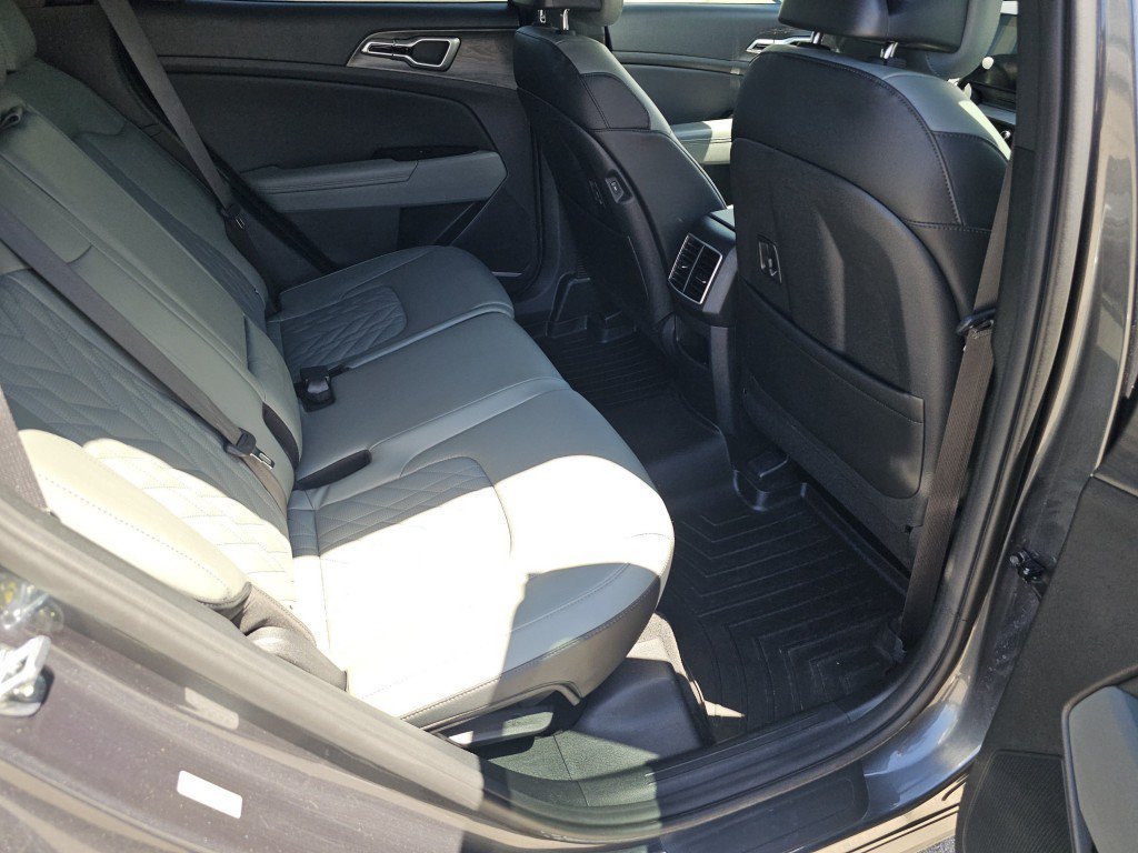 Certified Used 2023 Gravity Gray Kia X-Line image 5