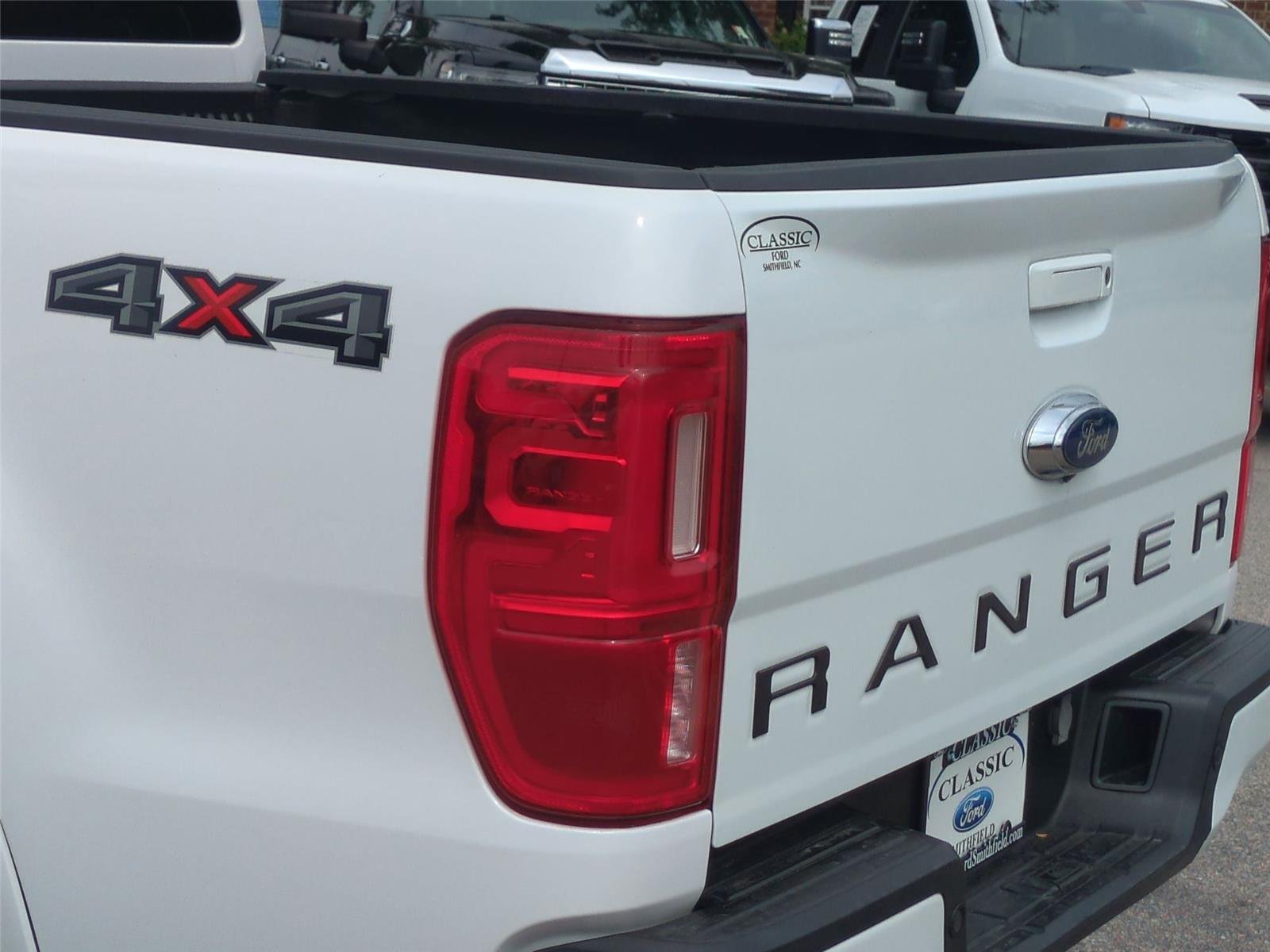 Used 2020 Iconic Silver Ford LARIAT image 12