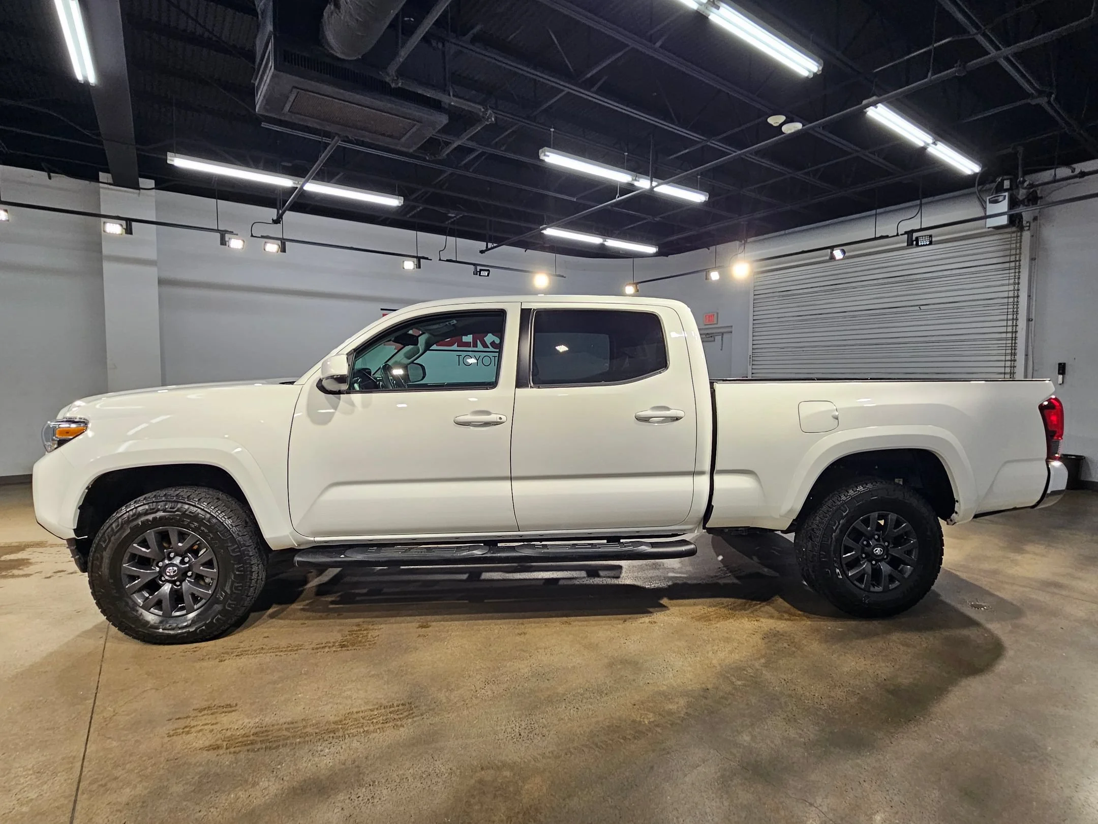 Used 2023 Ice Cap Toyota SR5 image 4