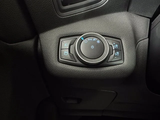 Used 2016 Silver Ford SE image 20
