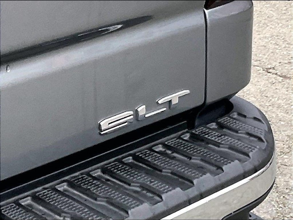 Used 2019 Gray GMC SLT image 28