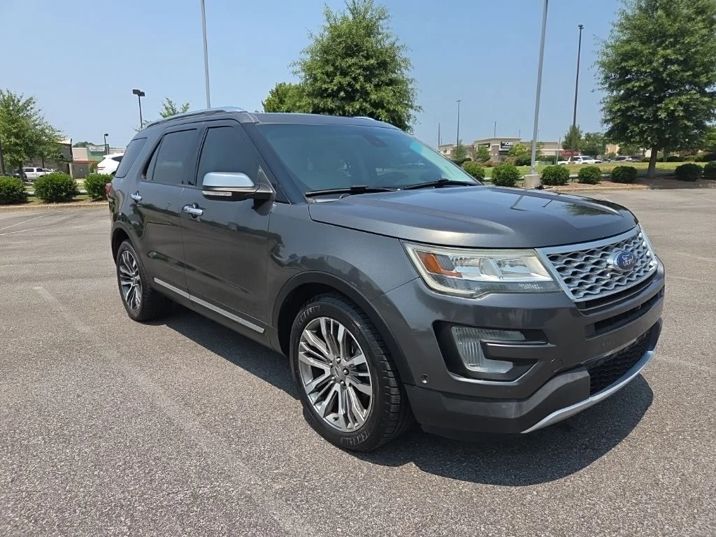 Used 2016 Gray Ford Platinum image 1