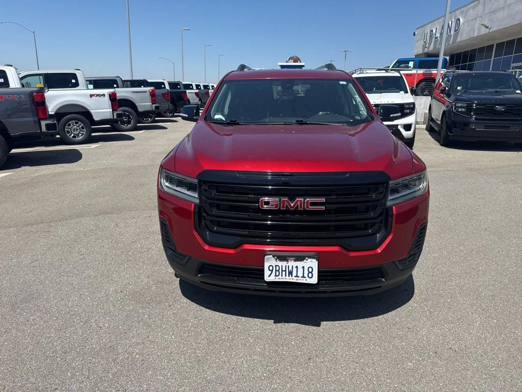 Used 2022 Cayenne Red Tintcoat GMC SLE image 2