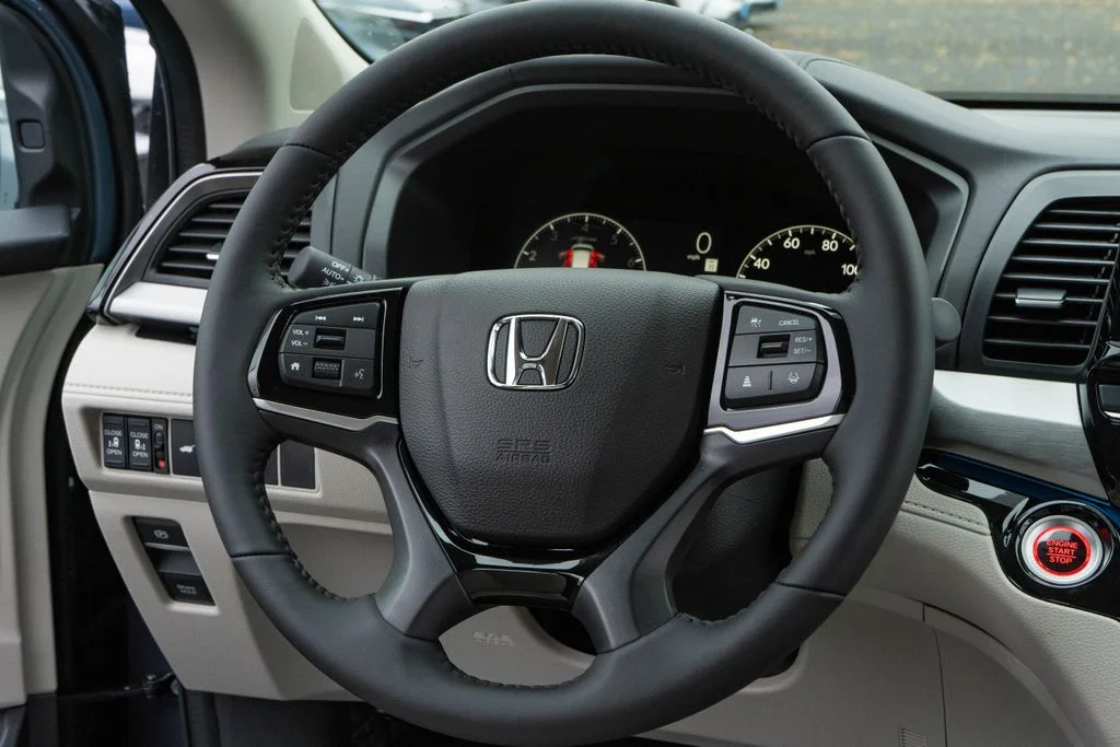 New 2026 Smoke Blue Pearl Honda Touring image 19