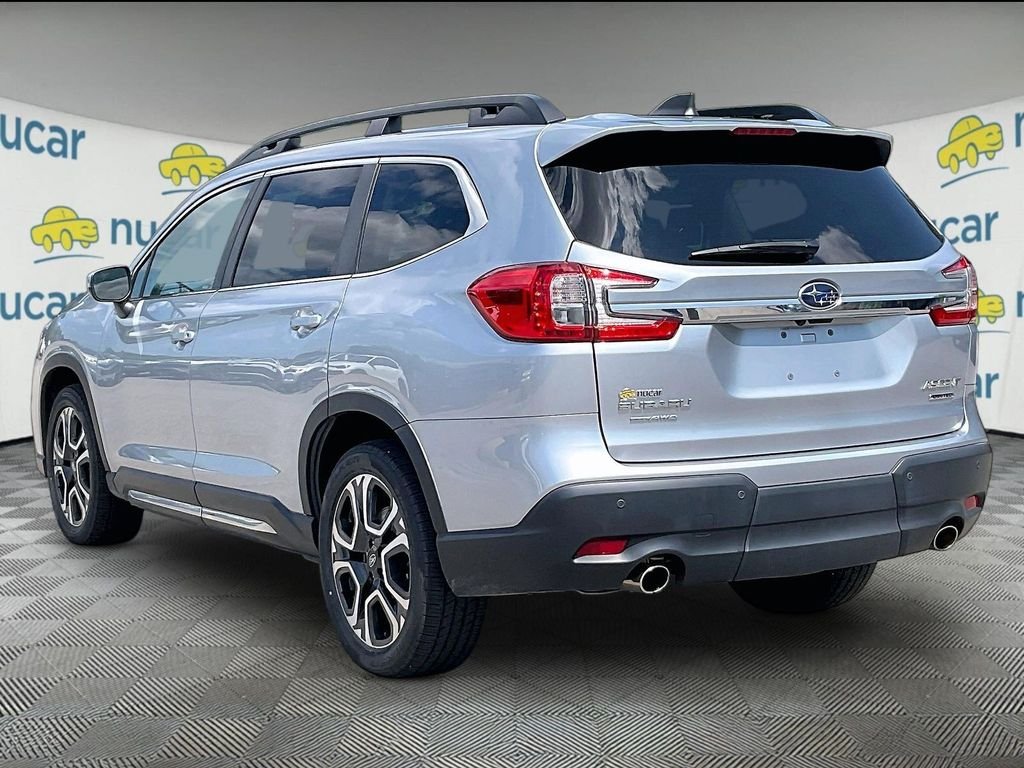 Used 2023 Ice Silver Metallic Subaru Limited image 4