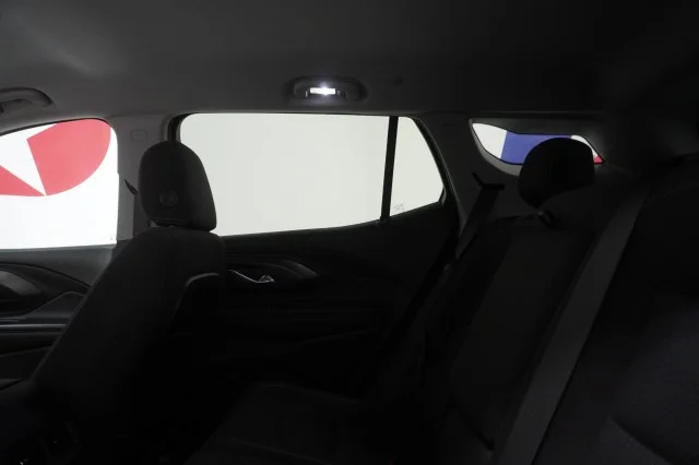 Used 2023  GMC SLE image 18