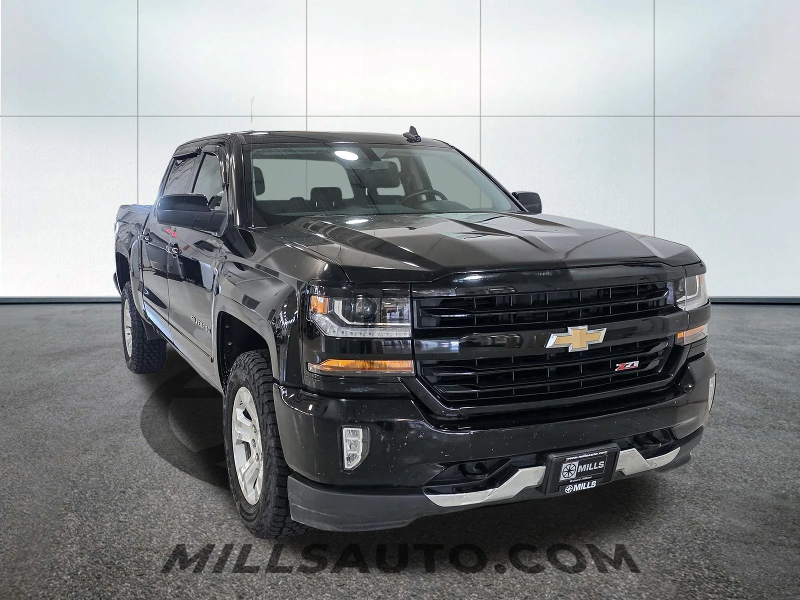 Used 2017 Black Chevrolet LT image 11