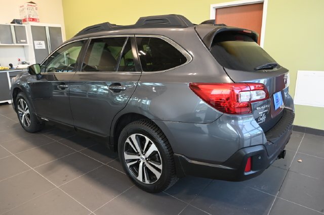 Used 2018 Gray Subaru 2.5i image 11