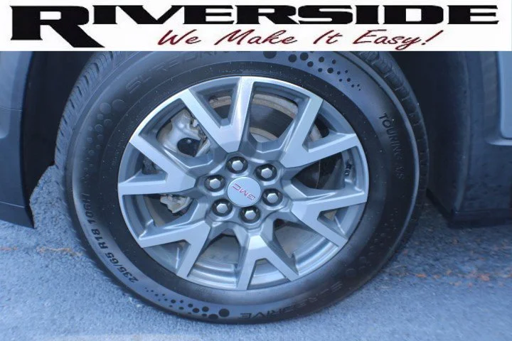Certified Used 2023 Sterling Metallic GMC SLE image 5