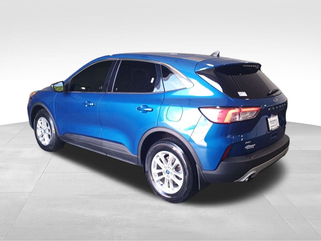 Used 2022 Blue Ford SE image 4