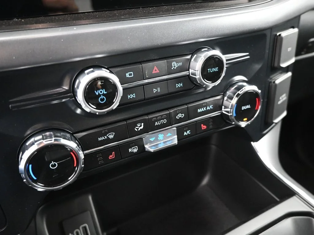 New 2026 Oxford White Ford XLT image 16