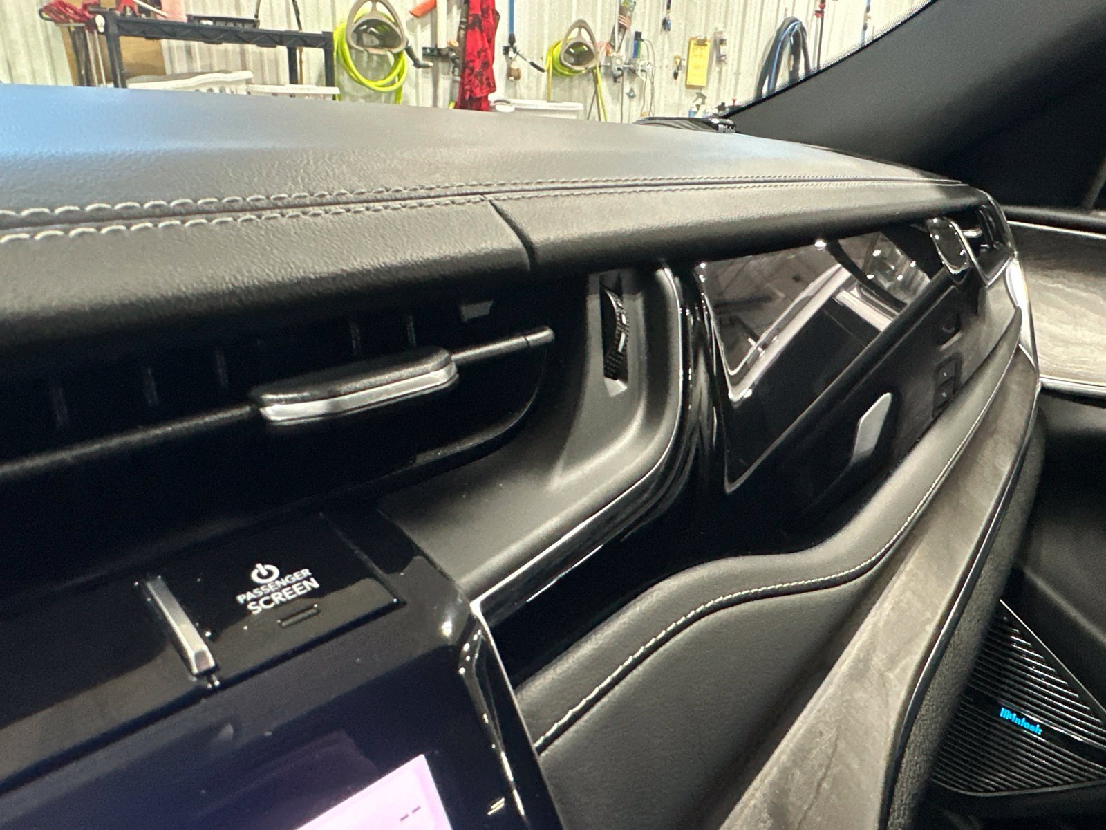 Used 2023 Black Jeep Overland image 67