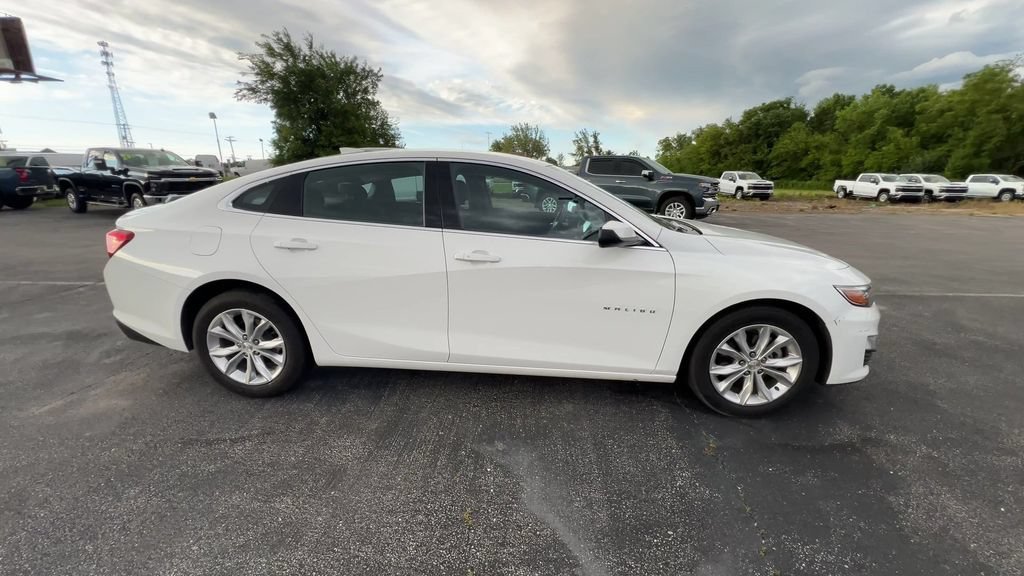 Used 2024 Summit White Chevrolet 1LT image 9