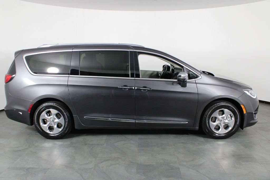Used 2018 Gray Chrysler Limited image 14