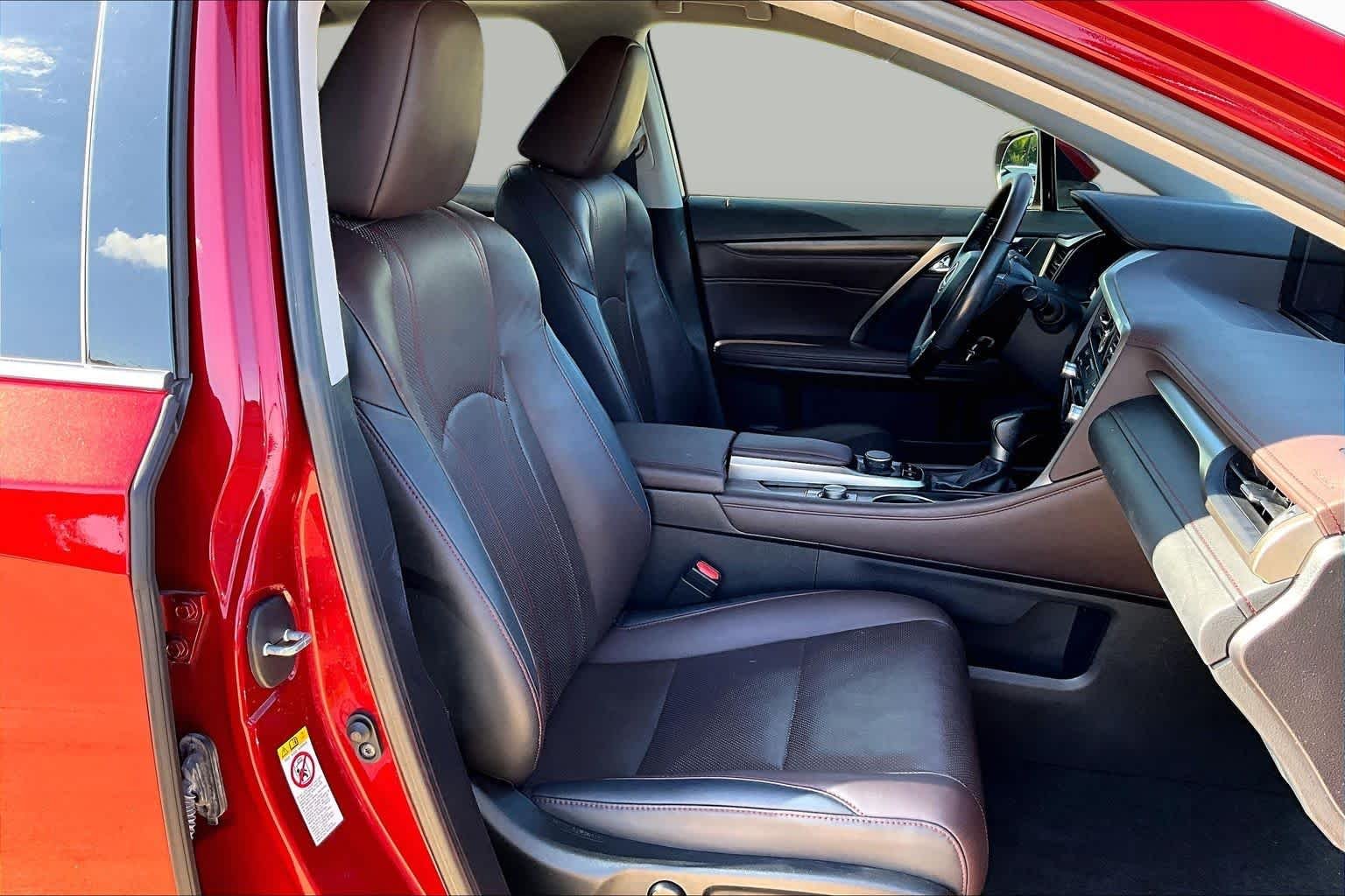 Used 2019 Matador Red Mica Lexus  image 9