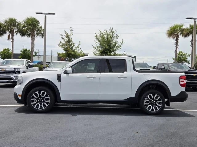 Used 2023 White Ford Lariat image 3