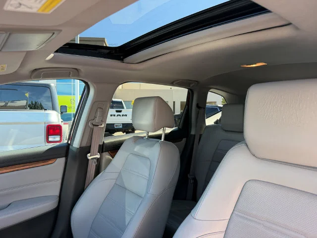 Used 2019 Basque Red Pearl II Honda Touring image 23