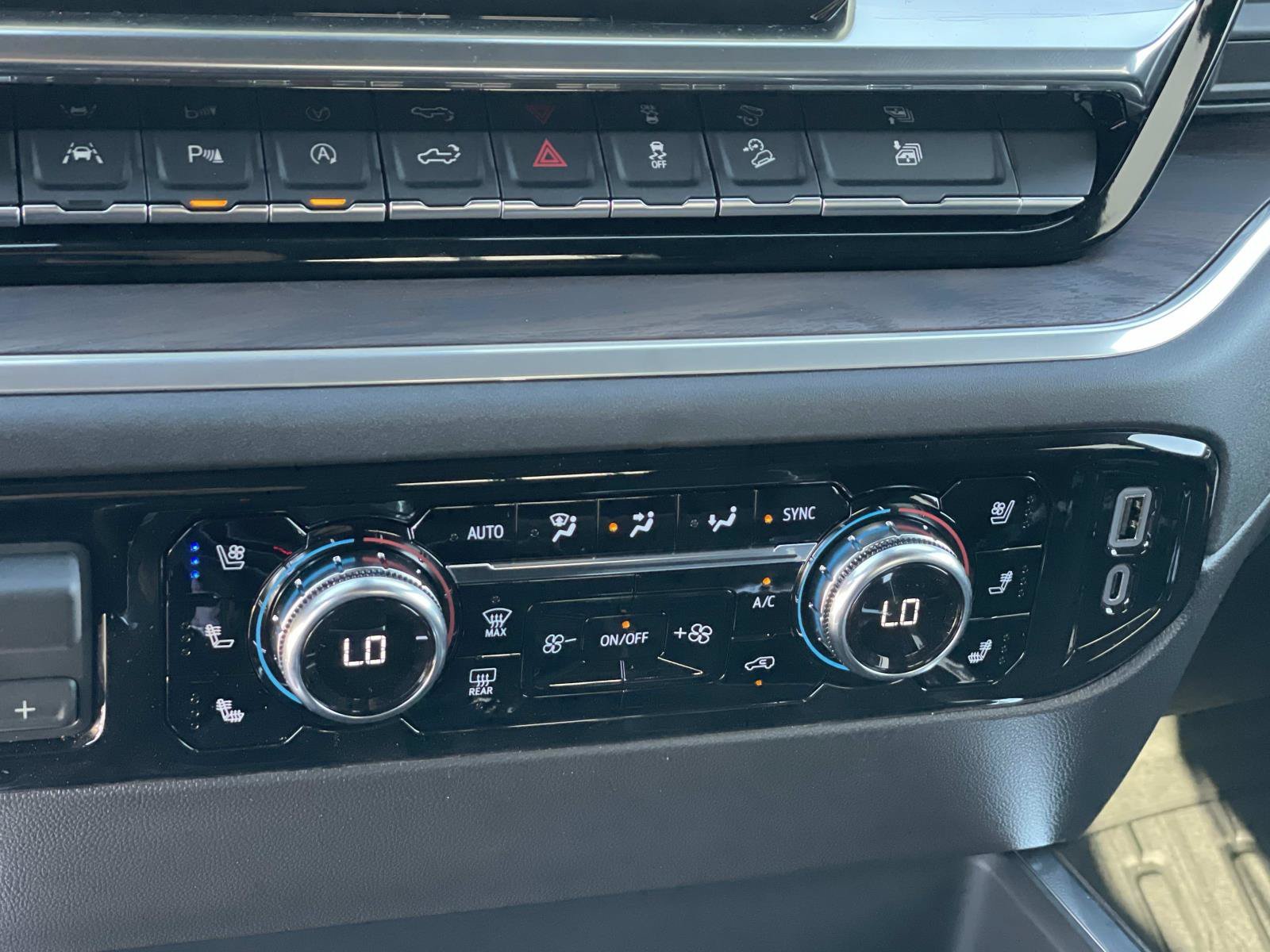 2026 GMC Sierra 1500 SLT - Photo 16