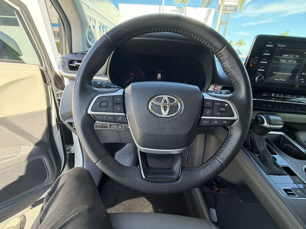Used 2023 Beige Toyota XLE image 18