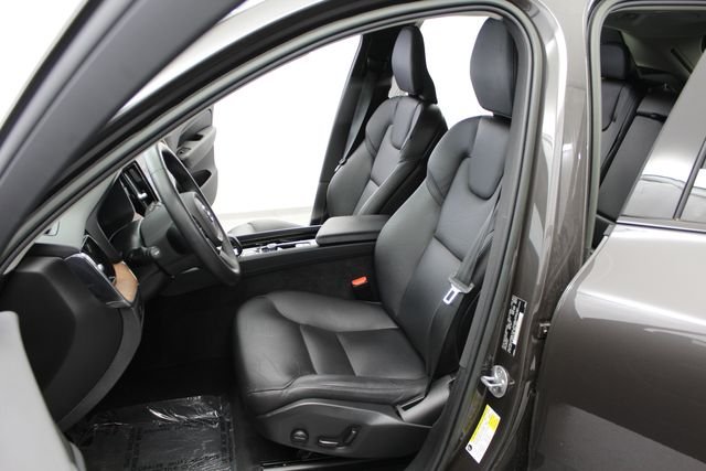 2023 Volvo XC60 Plus - Photo 13
