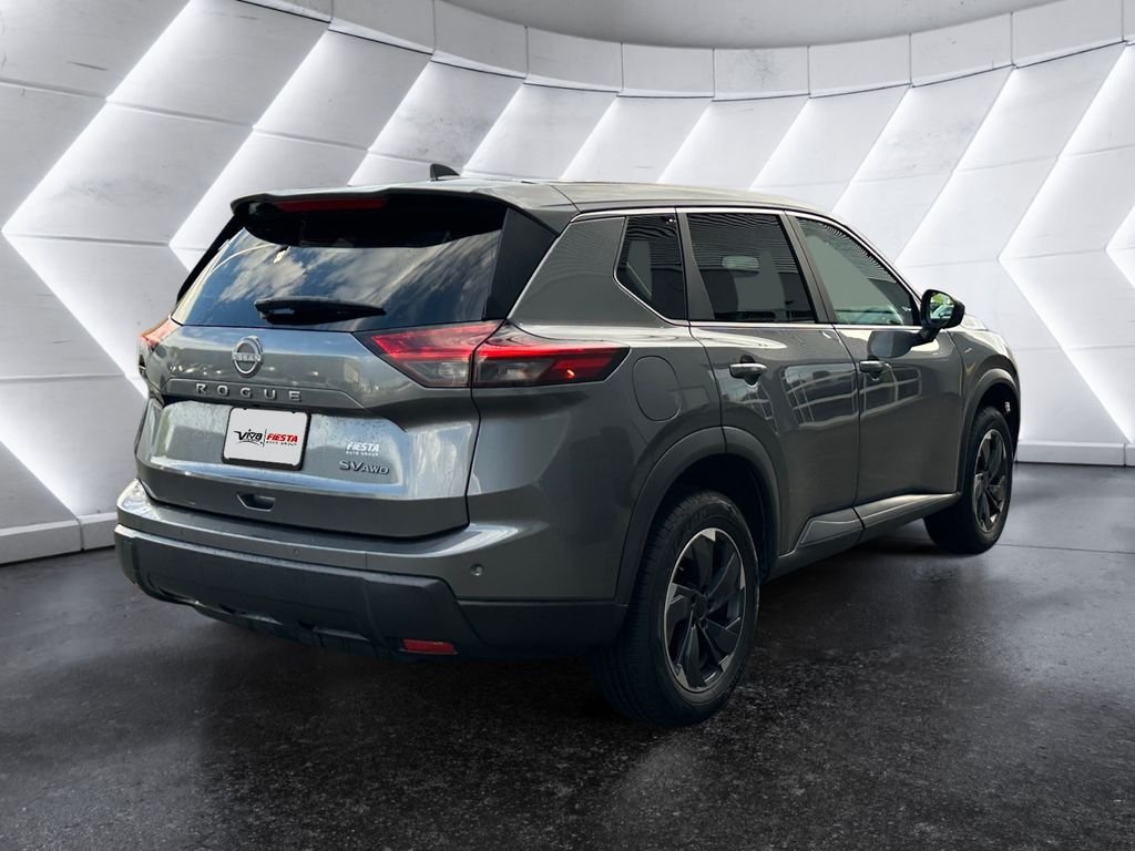 Used 2024 Gray Nissan SV image 4