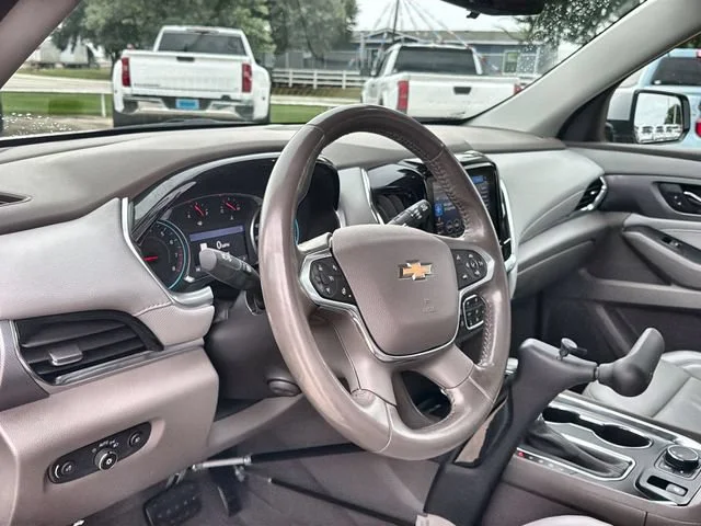 Used 2020 SILVER ICE METALLIC Chevrolet Premier image 10