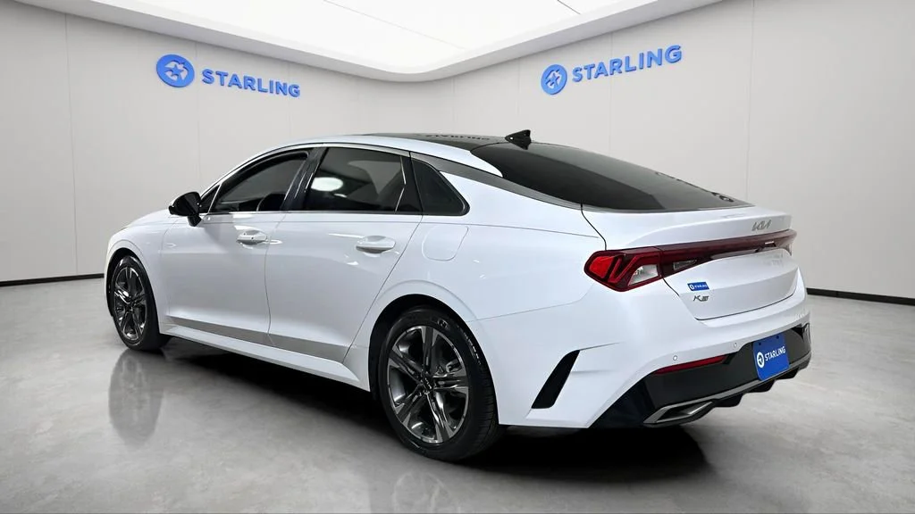 Used 2022 White Kia EX image 5