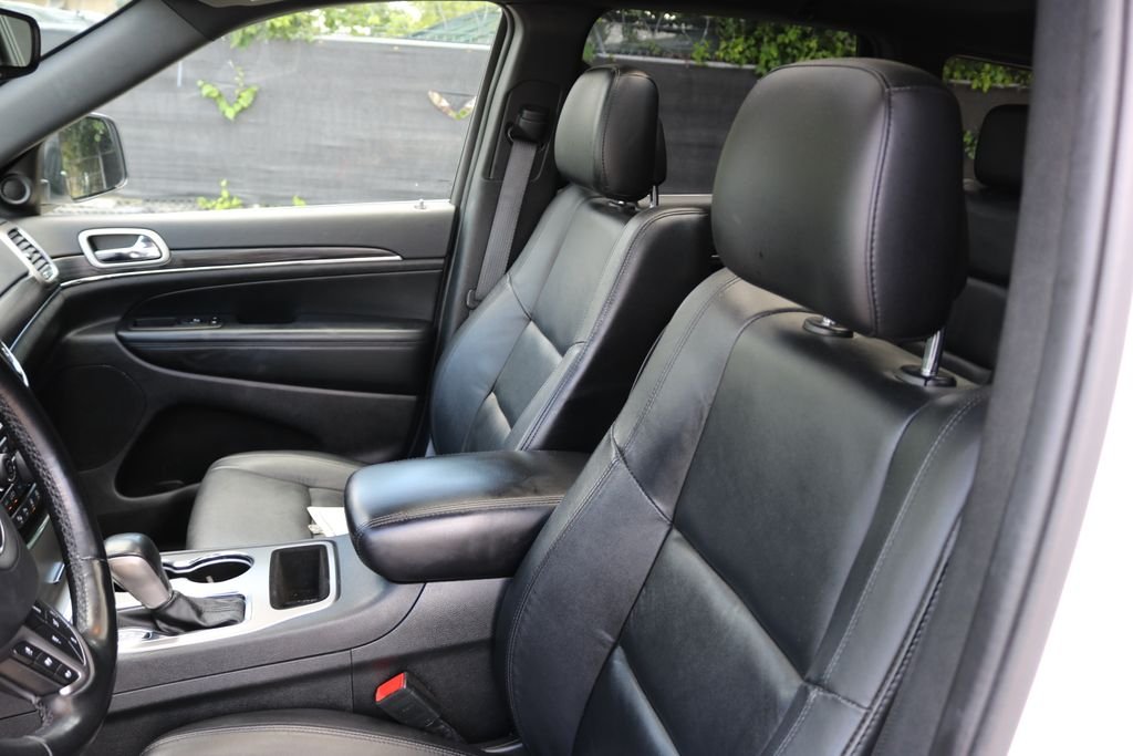 Used 2022 White Jeep Limited image 13