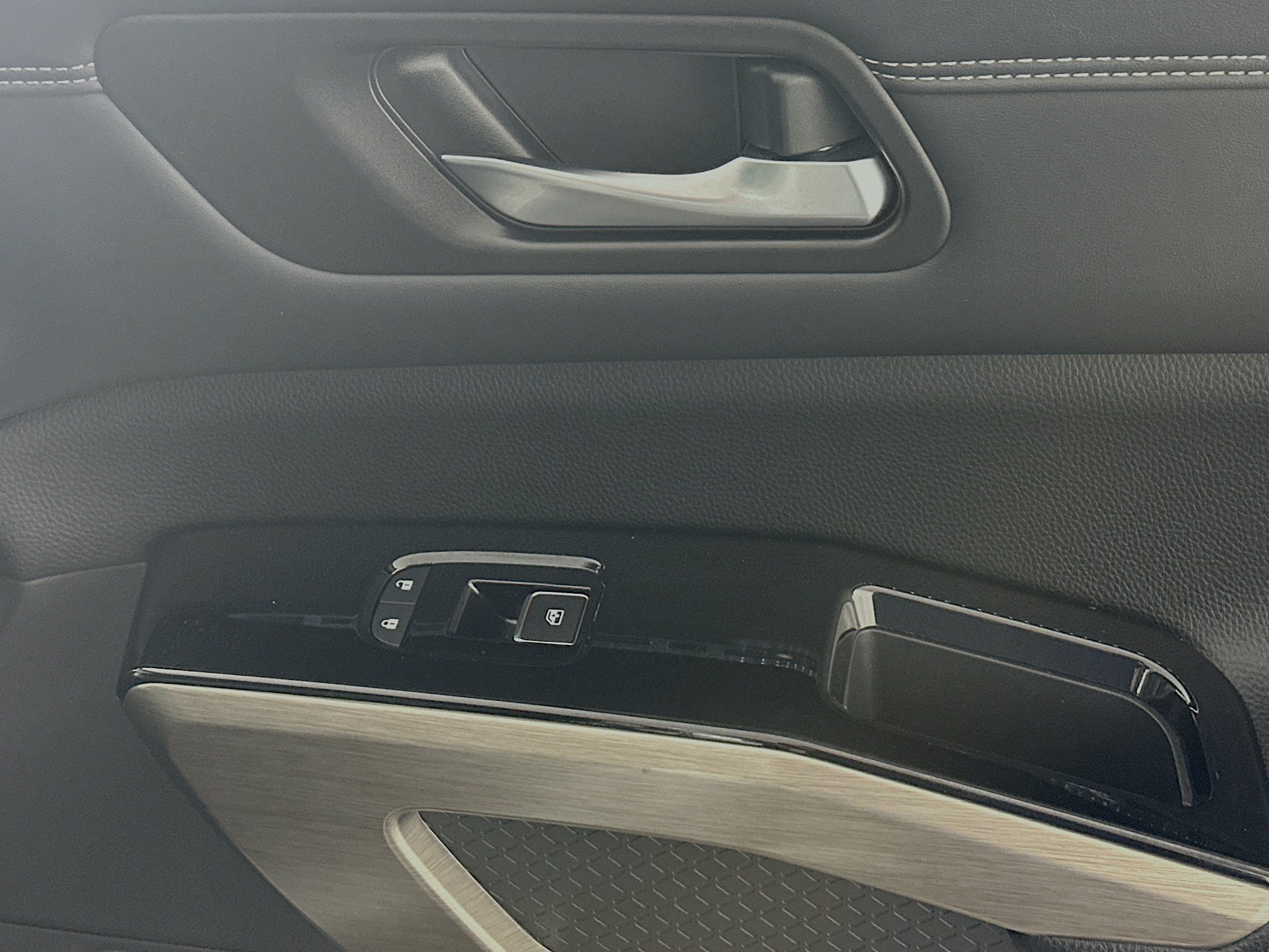 2024 Nissan Pathfinder Platinum - Photo 29