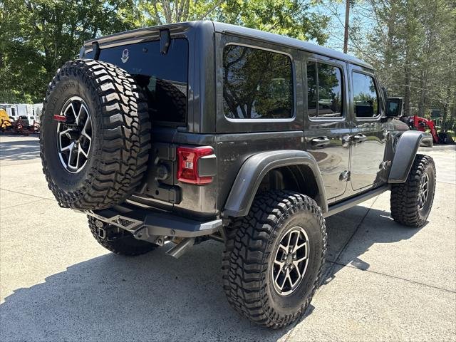 New 2026 Granite Crystal Metallic Clear-Coat Exterior Paint Jeep Rubicon image 8