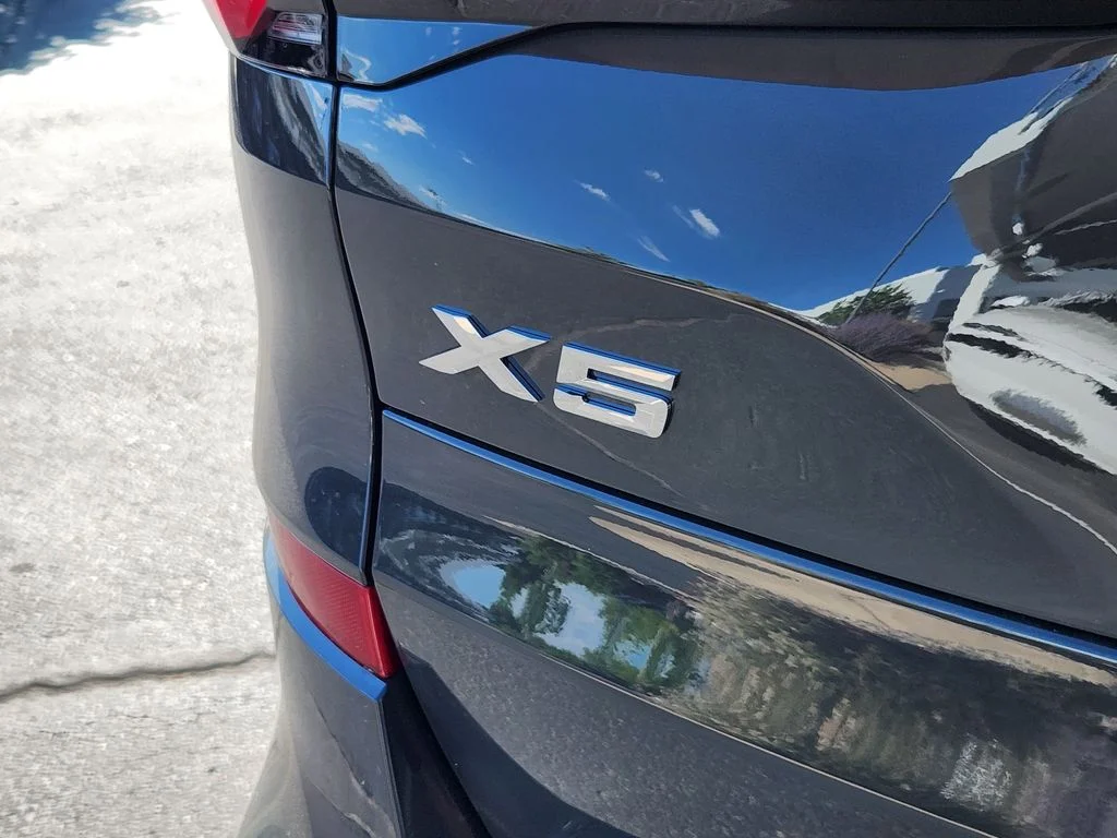 New 2026 Dravit Grey Metallic BMW xDrive40i image 20