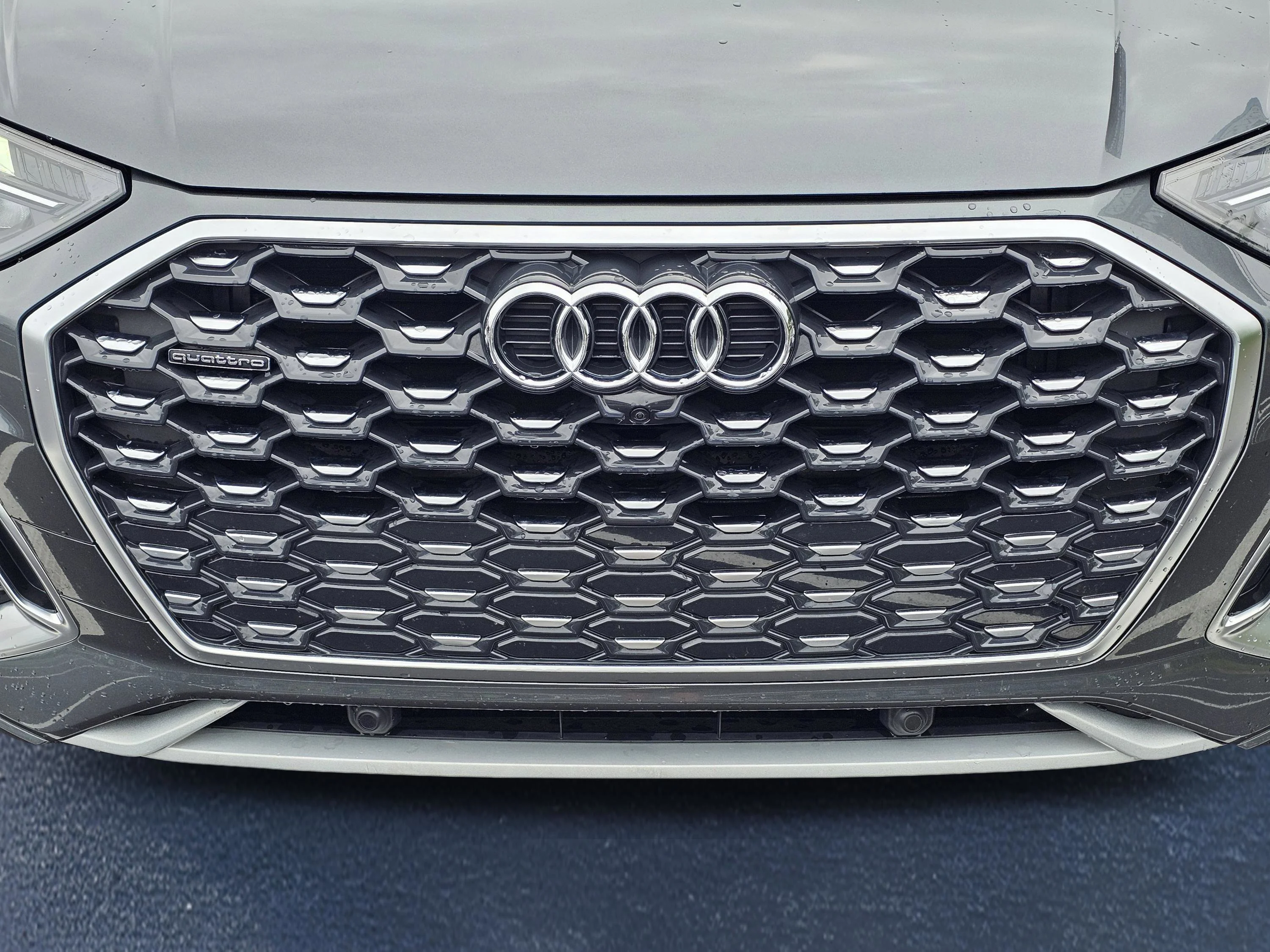 Used 2025 Daytona Gray Pearl Effect Audi S line Premium Plus image 3