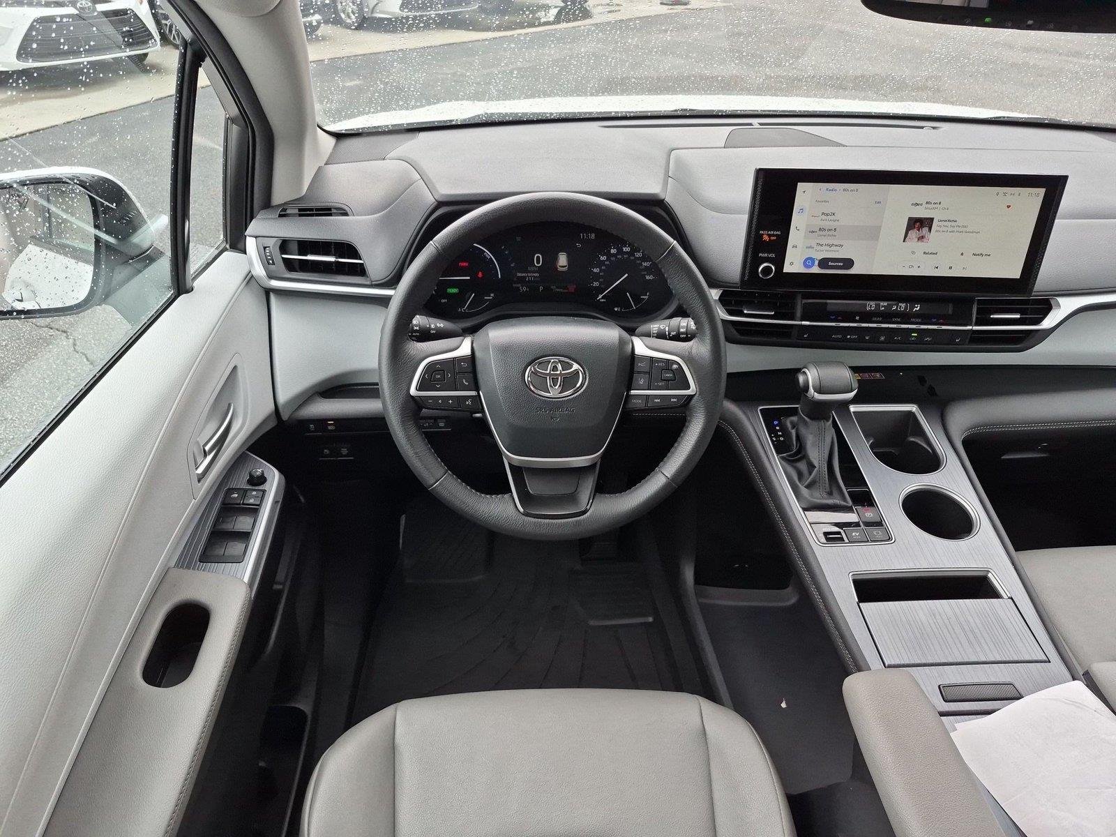 Used 2025 Wind Chill Pearl Toyota XLE image 33