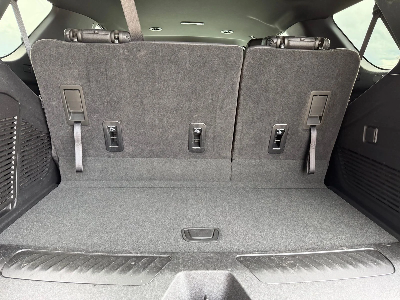 Used 2025 White Chevrolet LT image 31