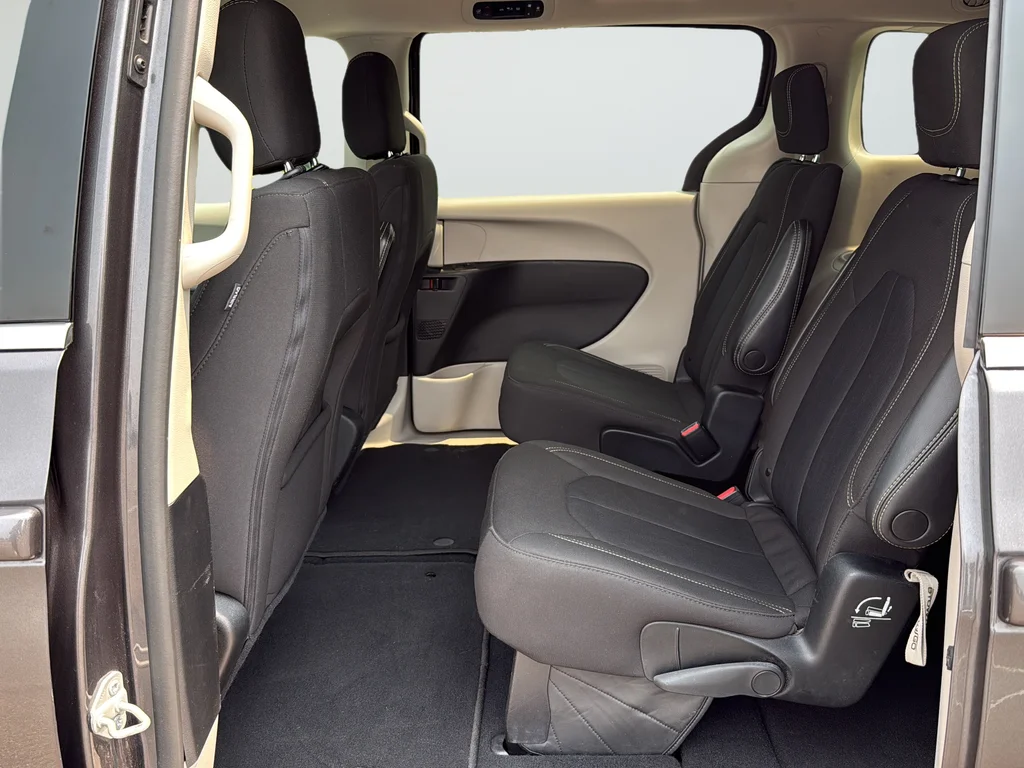 Used 2023 Gray Chrysler LX image 24