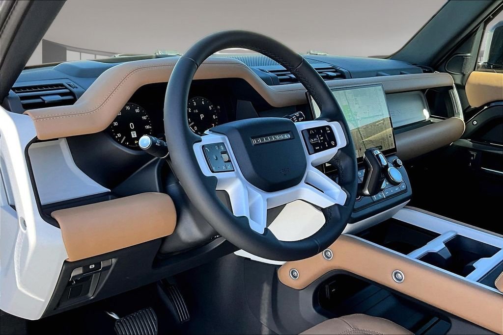 New 2026 SANTORINI BLACK Land Rover X-Dynamic SE image 7