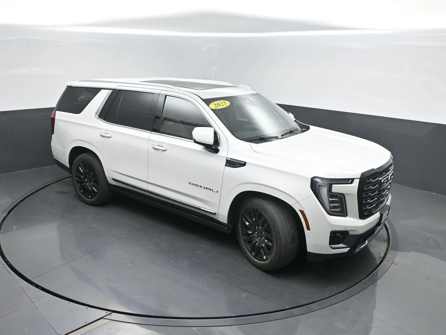 2025 GMC Yukon Denali Ultimate - Photo 48