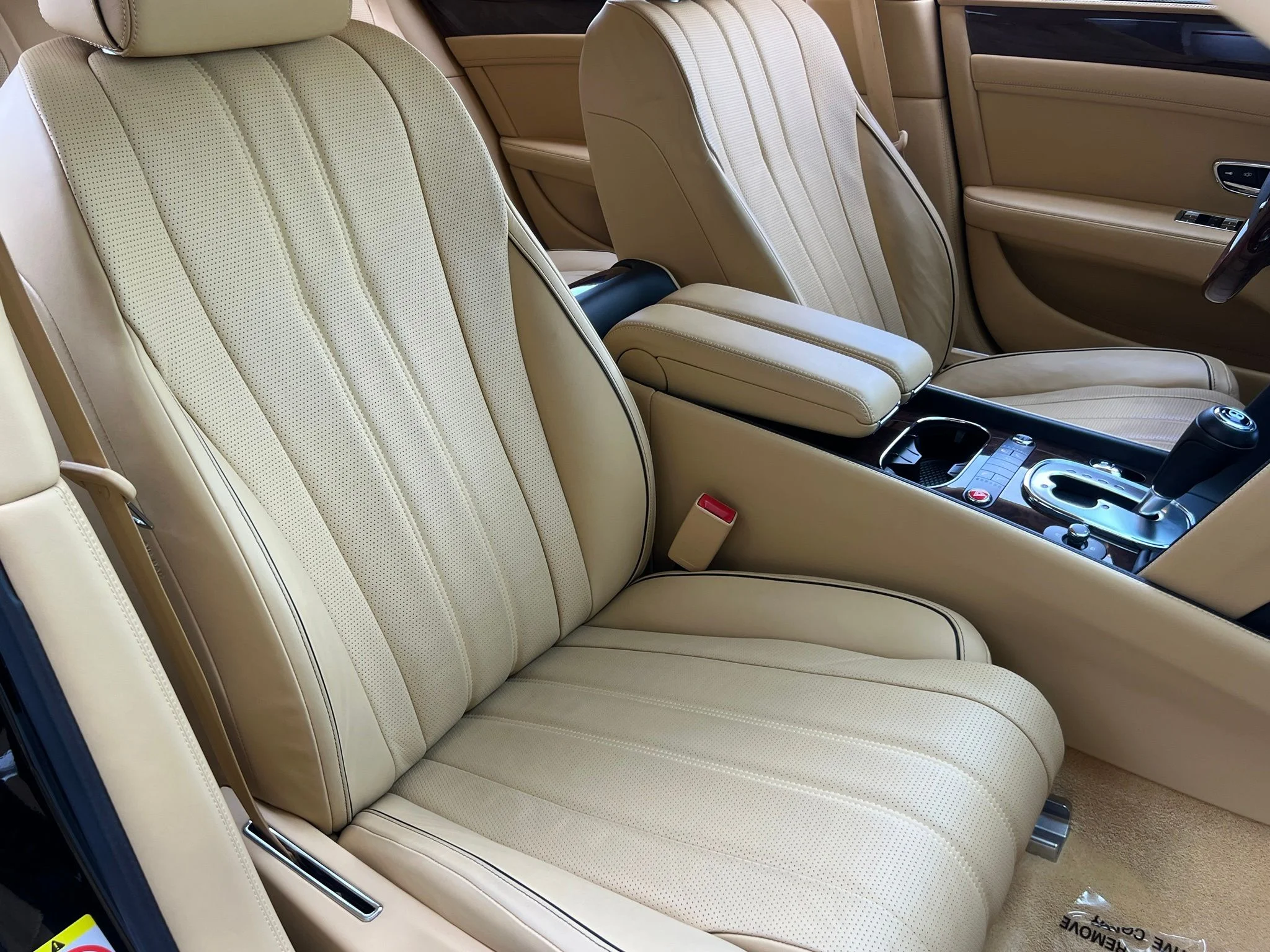Used 2014 Black Bentley Base image 15