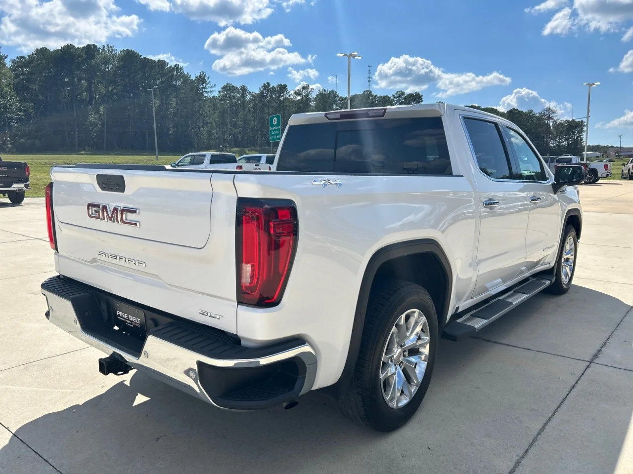 Used 2020 WHITE FROST TRICOAT GMC SLT image 3