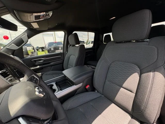 New 2026 Diamond Black Crystal Pearl-Coat Exterior Paint RAM Big Horn/Lone Star image 18