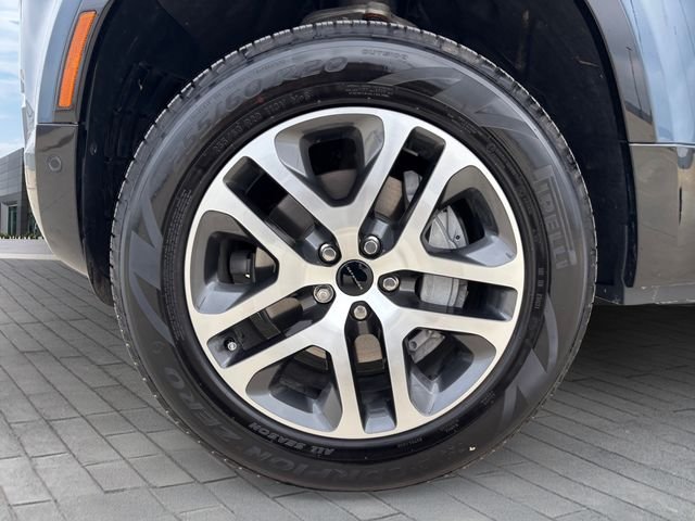 Certified Used 2026 Blue Land Rover X-Dynamic SE image 9